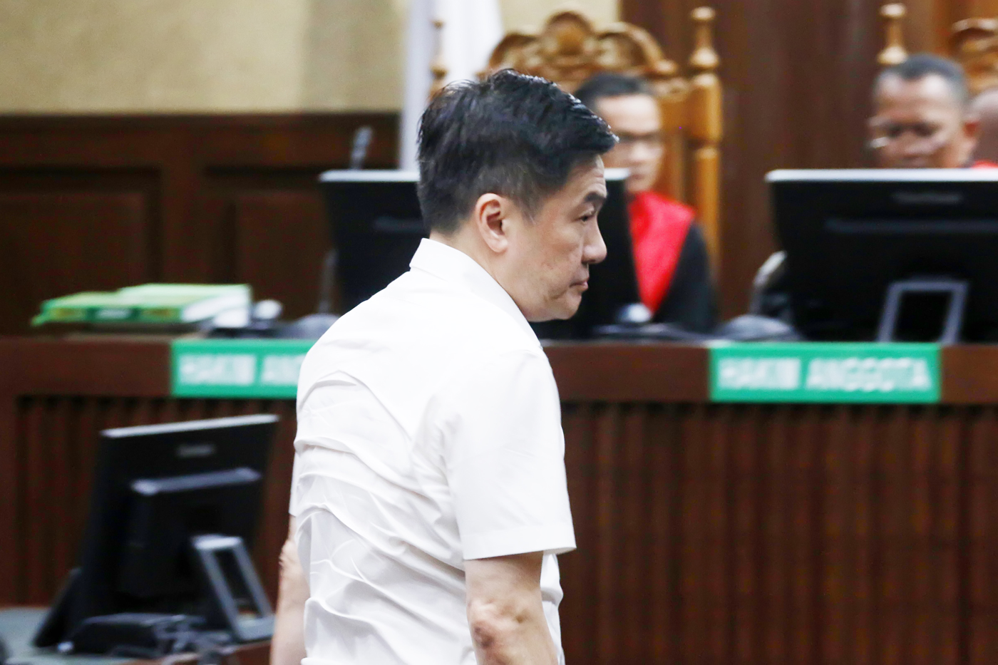 Terdakwa kasus korupsi rekayasa transaksi emas Antam Budi Said menjalani sidang putusan di Pengadilan Tipikor, Jakarta, Jumat (27/12/2024). (Dery Ridwansah/ JawaPos.com) - Image