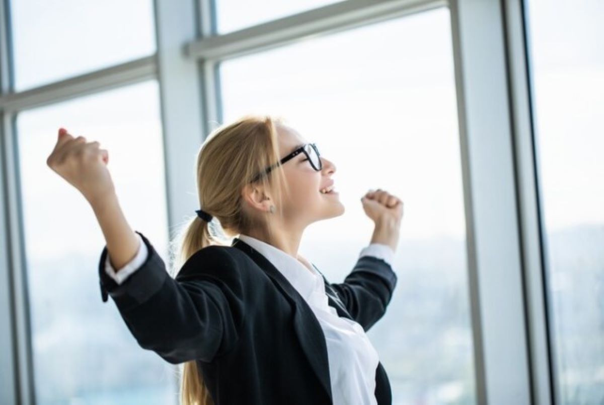 Ilustrasi weton yang diyakini akan mendatangkan rezeki melimpah pada 2025. (Freepik) - Image