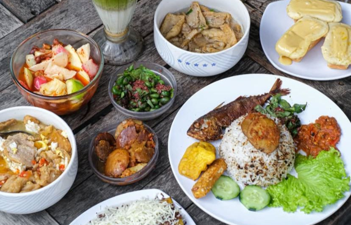 Rekomendasi 3 Tempat Makan Khas Sunda di Bali yang Enak - Image