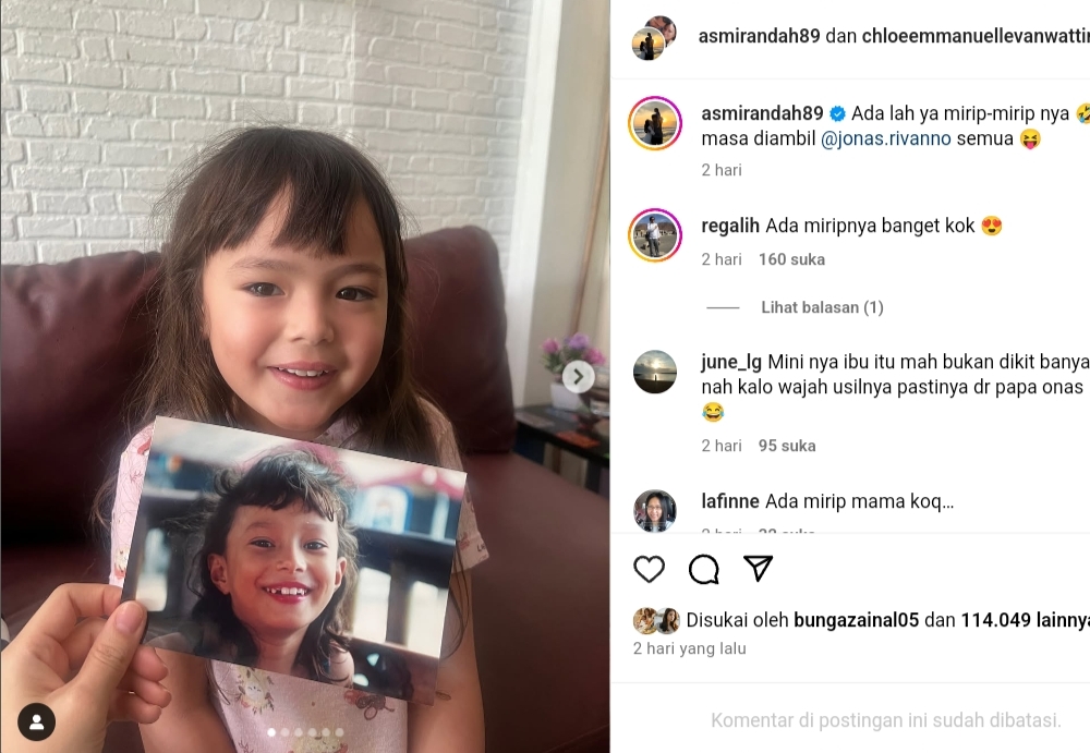 Asmirandah unggah foto dirinya waktu kecil dibandingkan dengan anak pertamanya, Chloe Emmanuelle Van Wattimena. (Instagram @asmirandah89) - Image