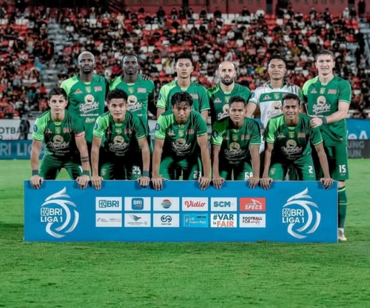 Paul Munster meminta para pemain Persebaya bangkit di putaran kedua agar bisa terus bersaing memperebutkan gelar juara Liga 1. (Media Persebaya) - Image