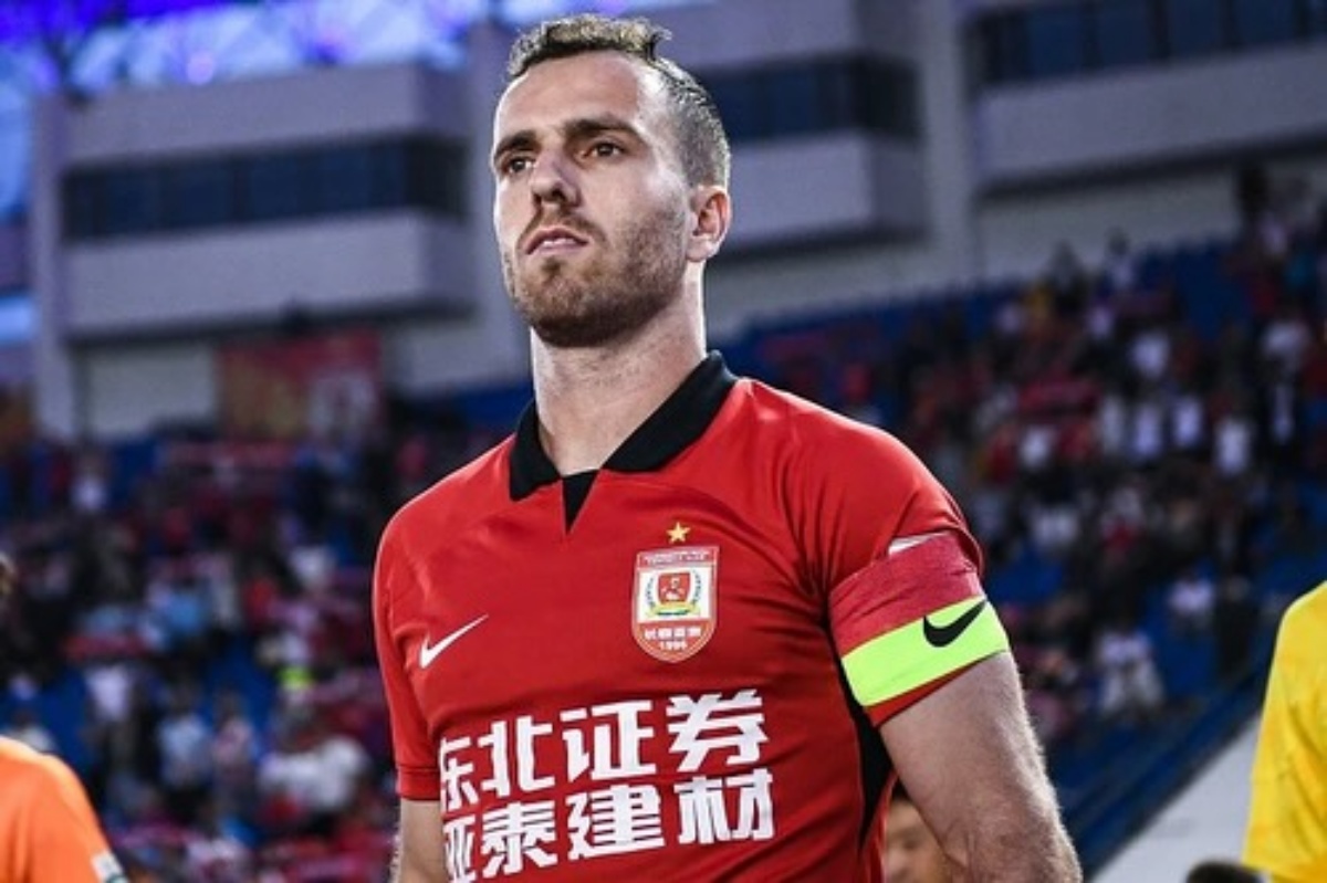 Serginho siap membela panji Timnas Tiongkok di ronde ketiga Kualifikasi Piala Dunia 2026. (Instagram Serginho Soler) - Image