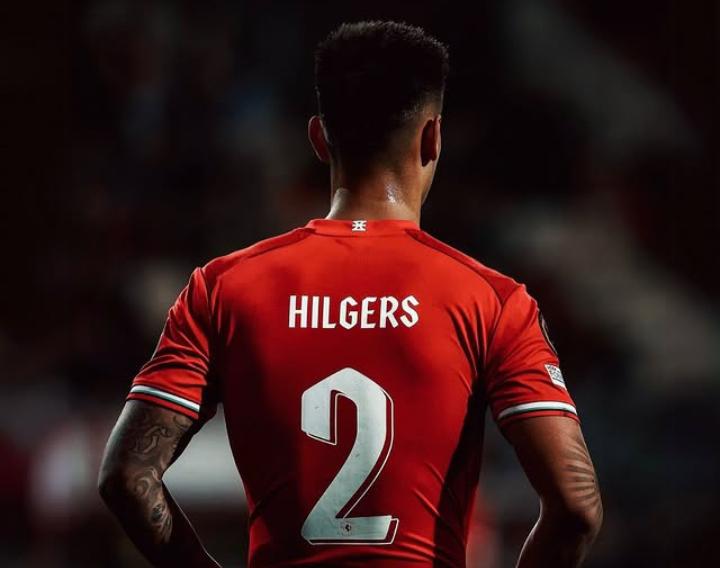 Mees Hilgers, bek Timnas Indonesia, memiliki nilai pasar tertinggi di Asia Tenggara, menandakan kemajuan sepak bola Indonesia. (Instagram @meeshilgerss) - Image