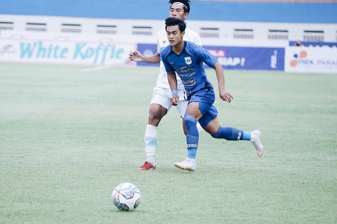Pratama Arhan saat masih memperkuat PSIS Semarang. (Instagram Arhan) - Image