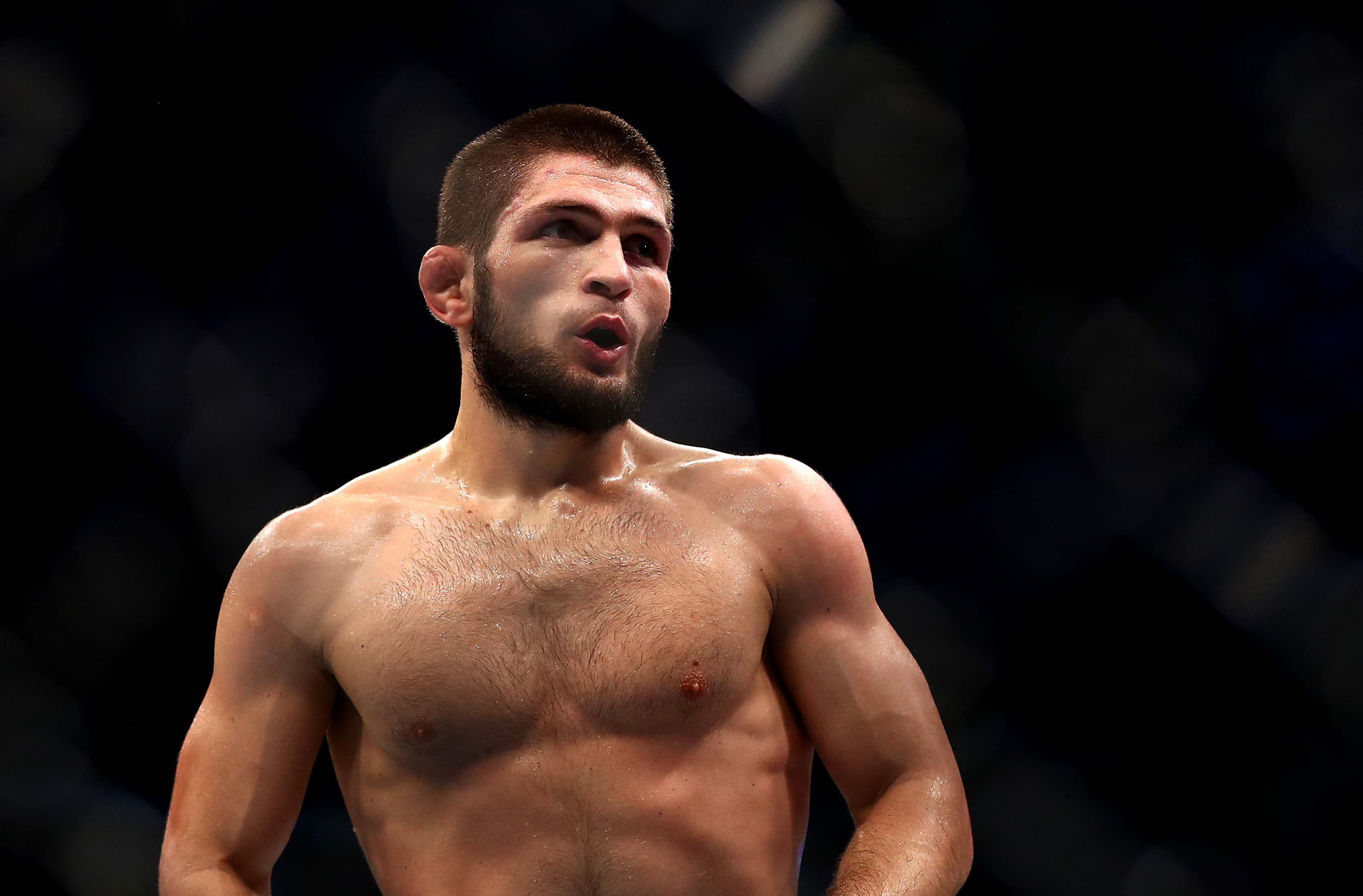 Legenda UFC, Khabib Nurmagomedov. Dia adalah mantan juara kelas ringan UFC. (x.com/BleacherReport) - Image