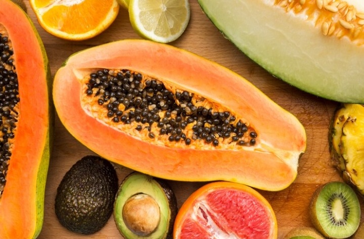 Ilustrasi buah terbaik untuk dikonsumsi para lansia usia 50 tahun ke atas - Image