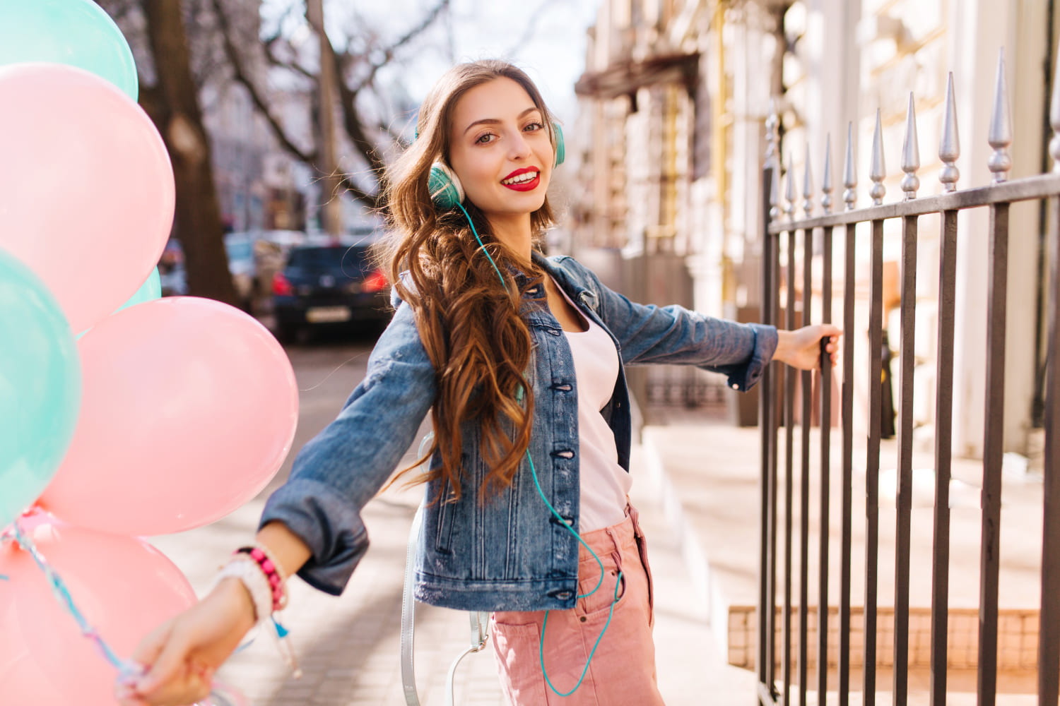 ilustrasi shio paling beruntung besok 6 Januari 2025. (freepik) - Image