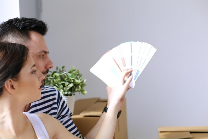 ilustrasi seseorang yang rezekinya mengalir setelah menikah. (freepik) - Image