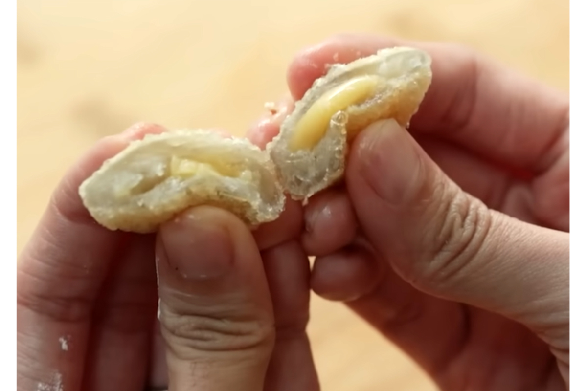 Cimol keju rumahan (Tangkapan layar Youtube Devina Hermawan) - Image