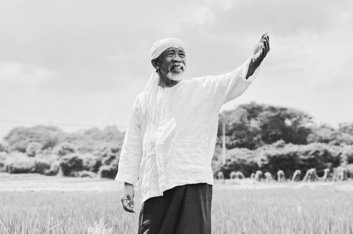 Pelawak sekaligus politikus Nurul Qomar meninggal dunia. (Instagram Abah.qomar) - Image