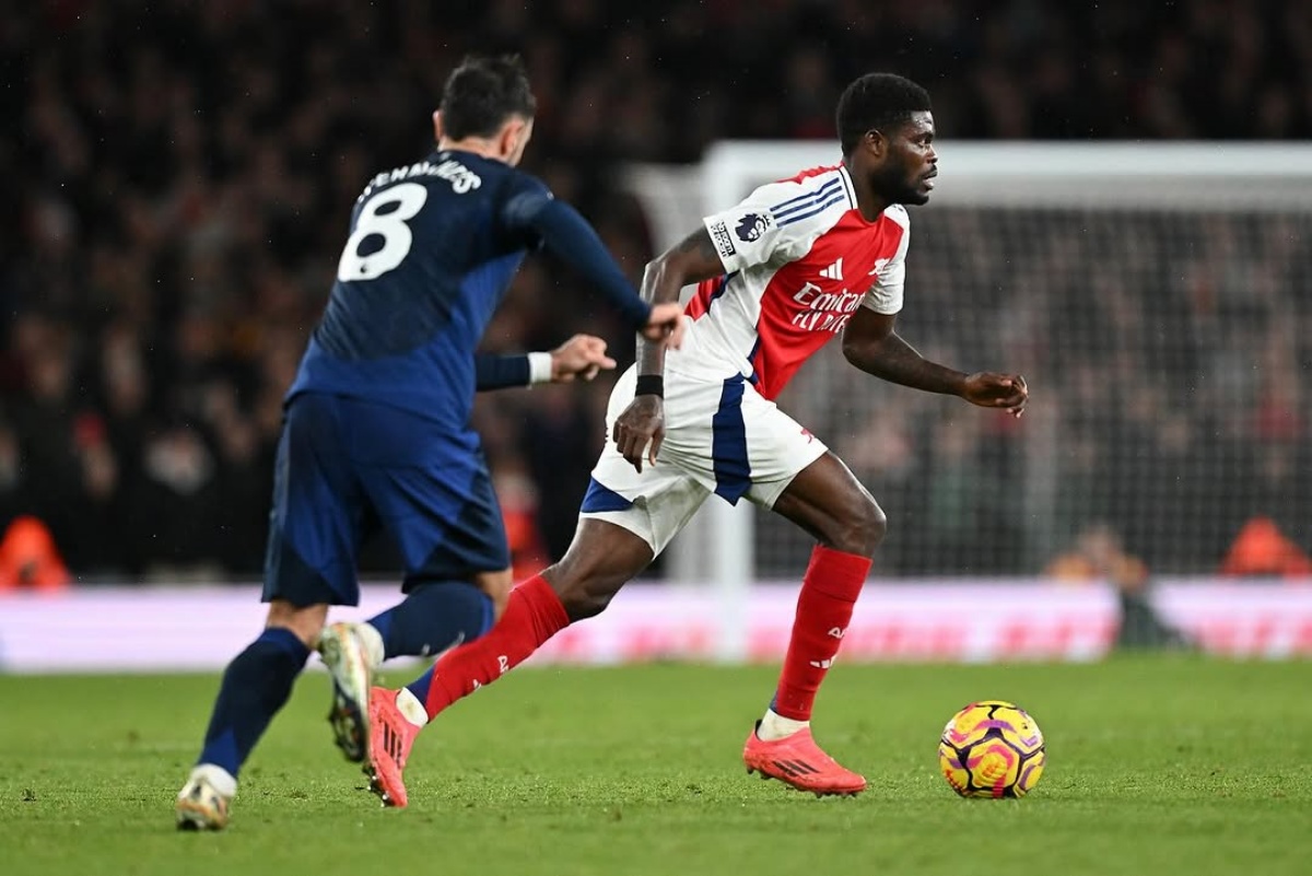 Thomas Partey gagal memberikan performa terbaiknya saat melawan Newcastle United di laga Carabao Cup. (Instagram/thomaspartey5) - Image