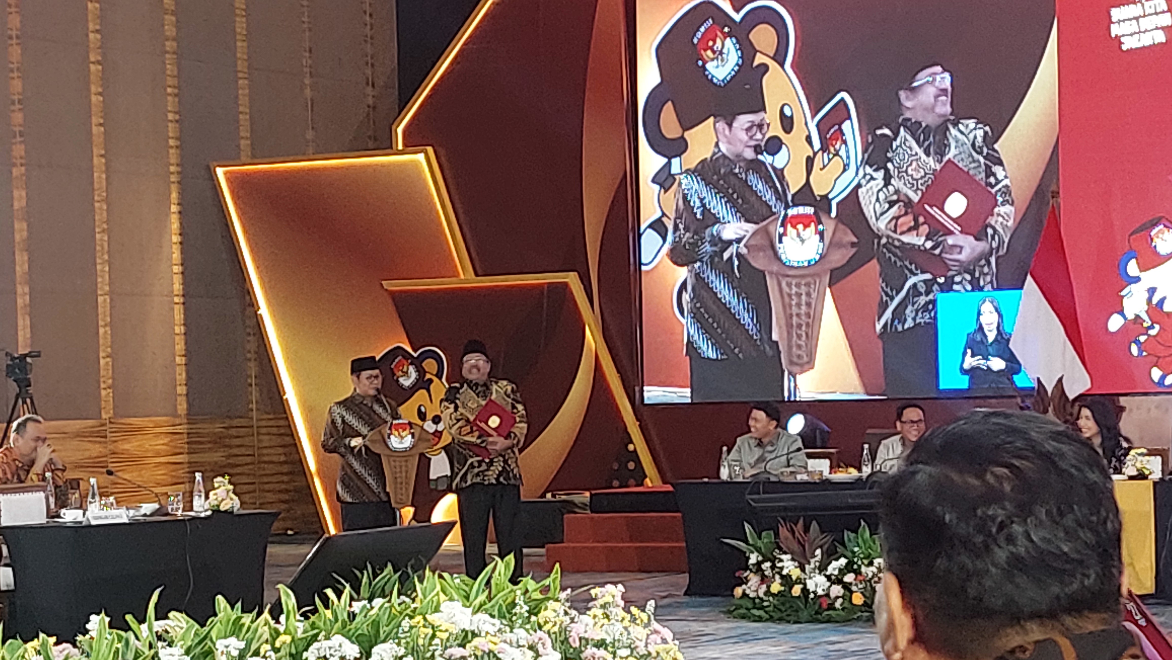 KPU DKI Jakarta menetapkan Pramono Anung - Rano Karno sebagai Pasangan Calon Gubernur dan Wakil Gubernur terpilih. (Ryandi Zahdomo/JawaPos.com). - Image