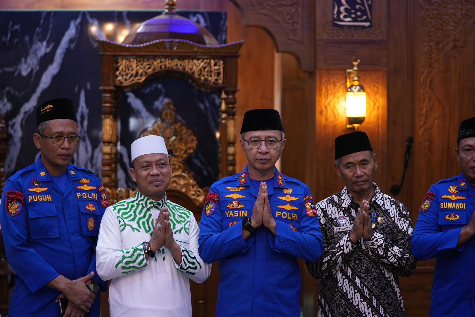 Kakorpolairud Baharkam Polri Irjen Pol M Yassin Kosasih, meresmikan Masjid Al-Hidayah, di Kompleks Asrama Airud, Cilincing, Jakarta. (Istimewa) - Image