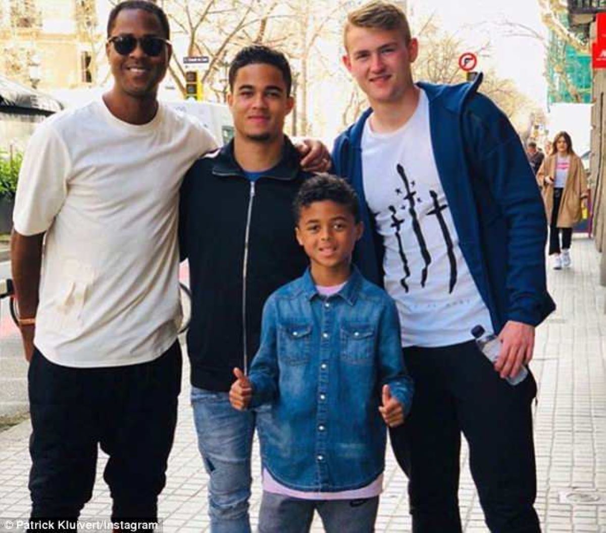 Patrick Kluivert bersama anak-anaknya. (Instagram Patrick Kluivert) - Image