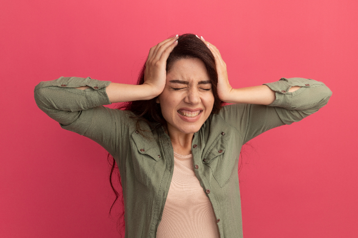 Ilustrasi, seorang introvert yang overthinking. Freepik/ stockking. - Image