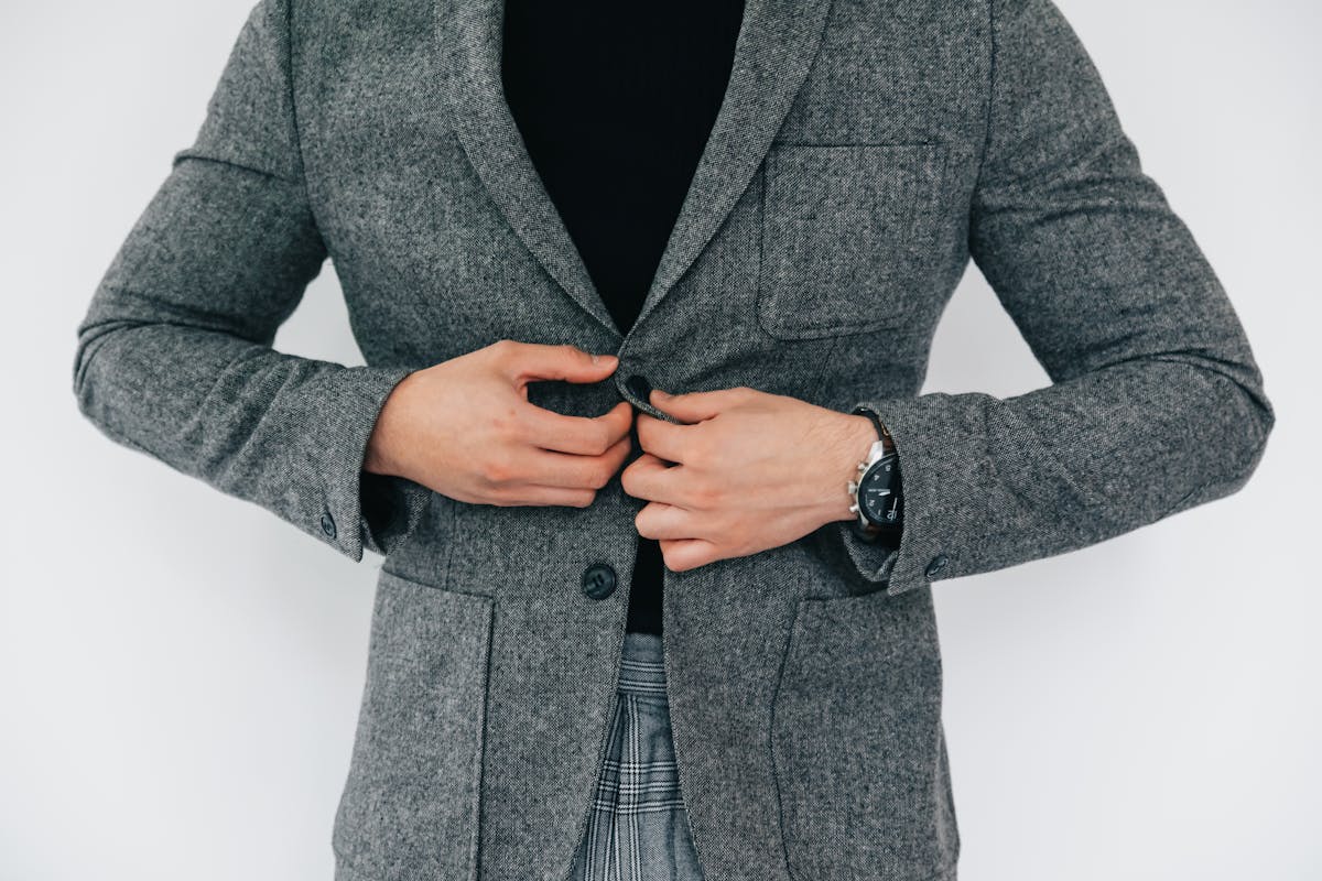 Kepribadian Orang yang Suka Pakai Baju Abu-Abu. (Pexels) - Image
