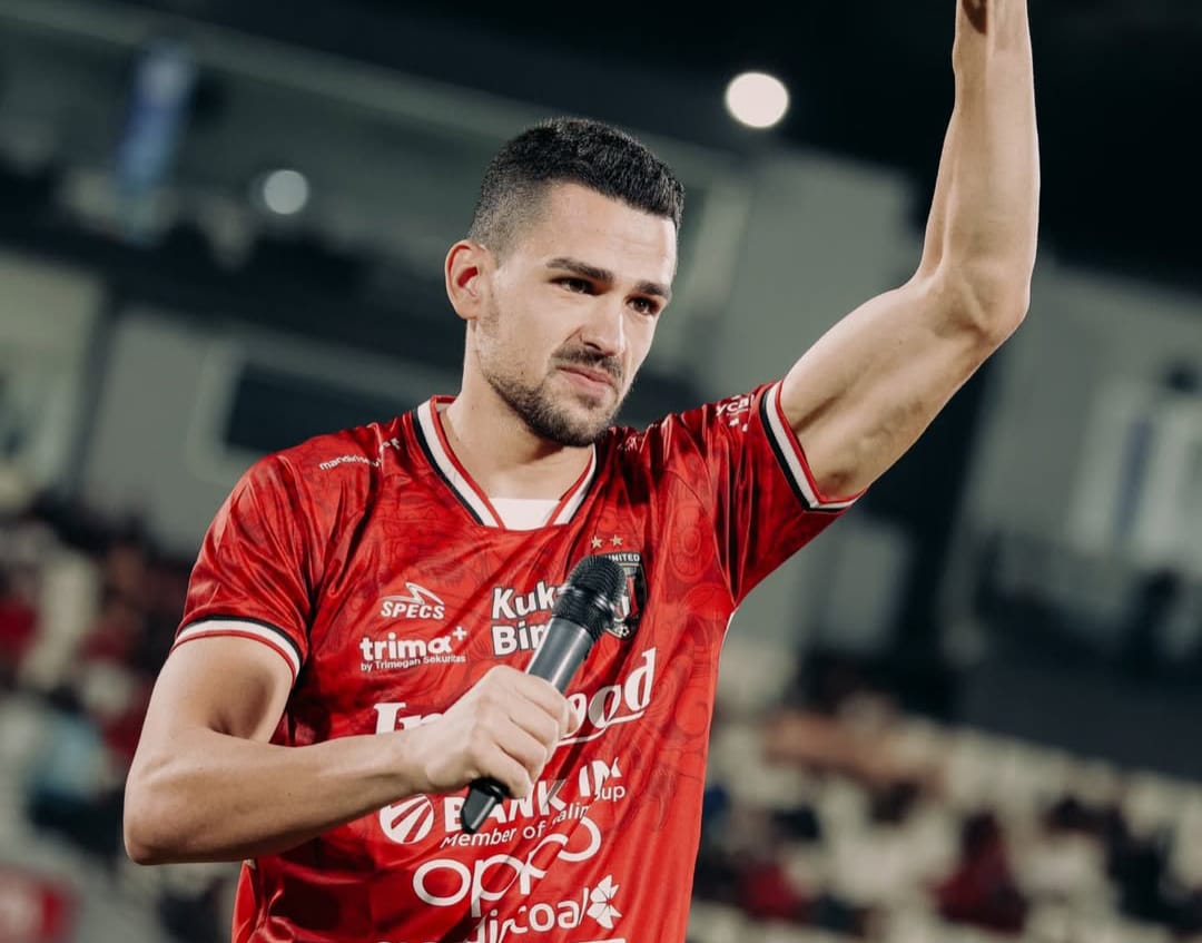 Boris Kopitovic saat diperkenalkan sebagai rekrutan baru dihadapan pendukung Bali Uinited di Stadion I Wayan Dipta Gianyar Bali. (Instagram Boris Kopitovic) - Image