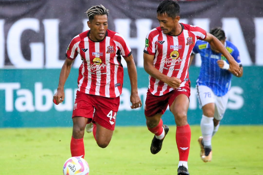 Deltras melawan Persibo harus berakhir ricuh. (Sumber foto: Instagram/@deltras.official) - Image