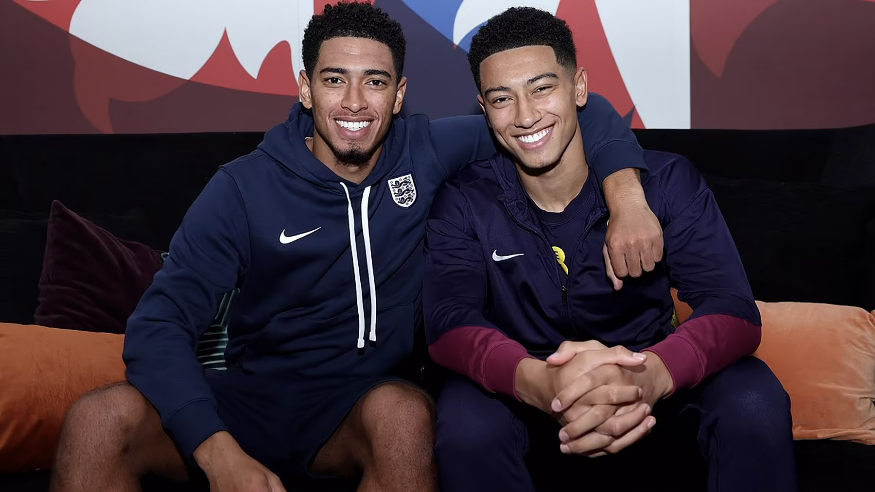  Potret kakak beradik, Jude (kiri) dan Jobe Bellingham. - Image