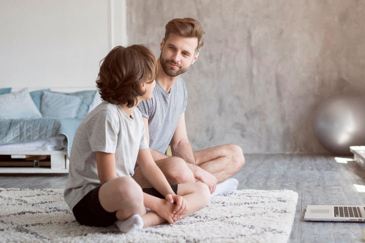 ilustrasi seorang suami yang buruk namun menjadi ayah yang hebat - Image