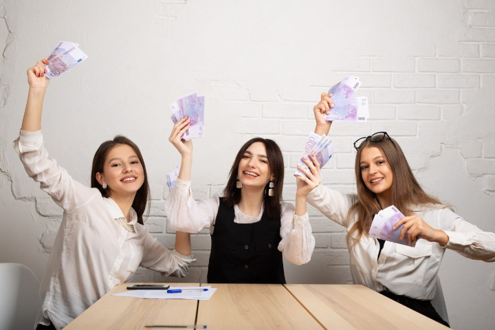 Ilustrasi zodiak beruntung. (Freepik) - Image