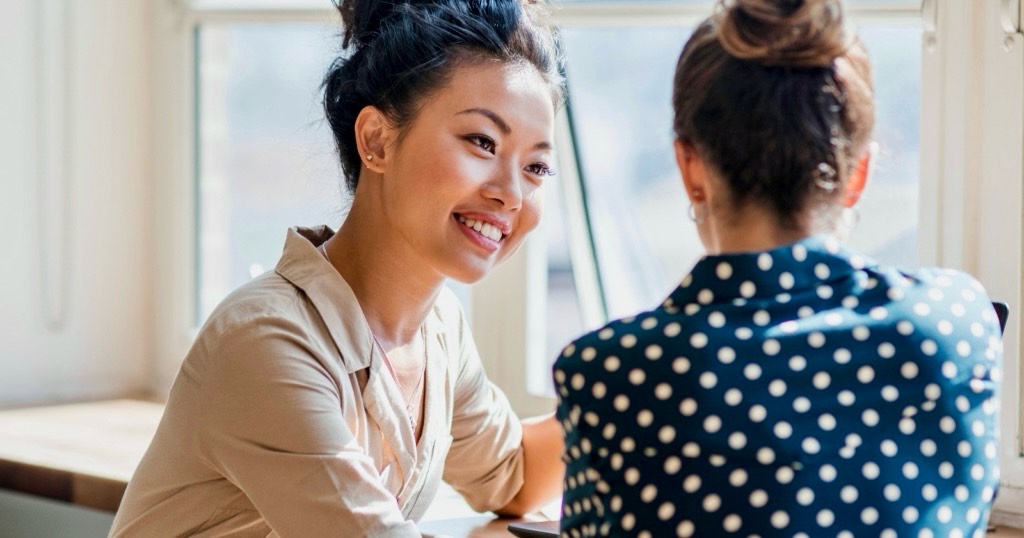 Ilustrasi seseorang dengan kepribadian yang menginspirasi orang di sekitarnya. - Image