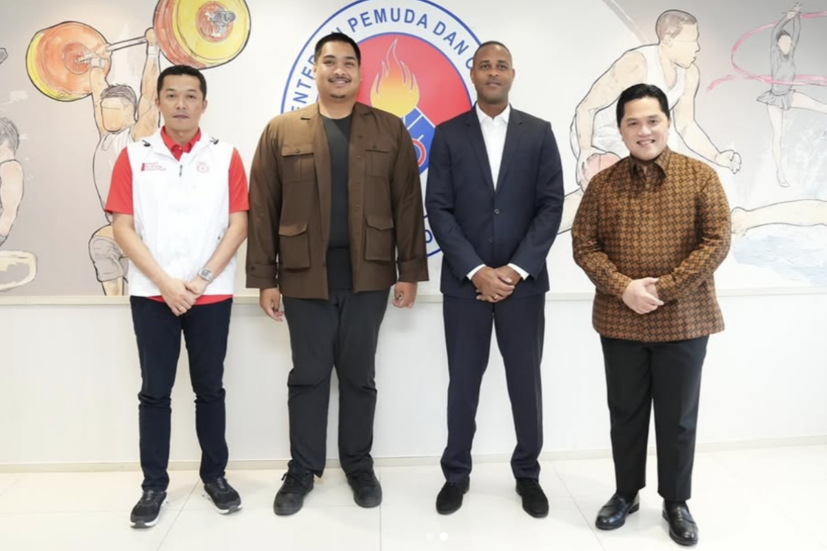 Pertemuan Patrick Kluivert dengan Menpora. (instagram @erickthohir) - Image