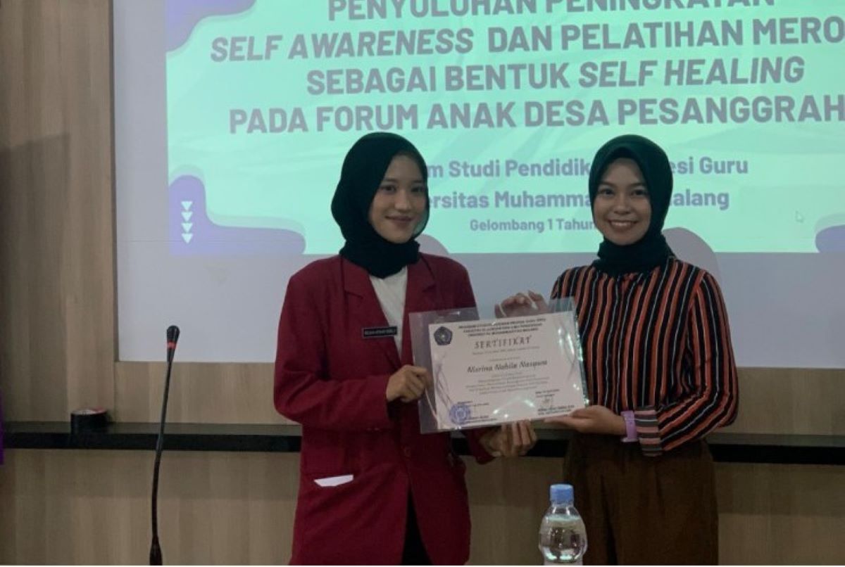 Penutupan kegiatan Gelar Karya oleh mahasiswa PPG Prajabatan UMM Gelombang 1 2023. (Nindya Putri Hermansyah/JawaPos.com) - Image
