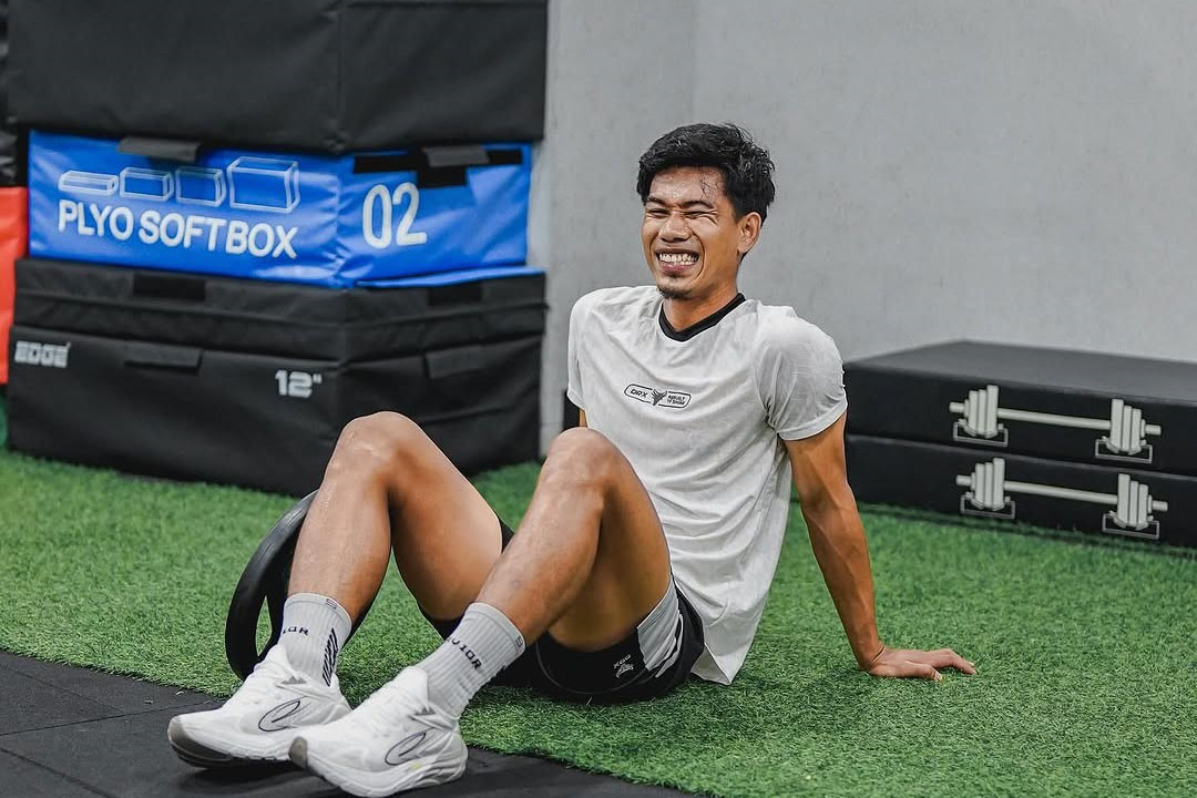 Agung Mannan ketika berlatih di gym bersama Dewa United. (Instagram Agung Mannan) - Image