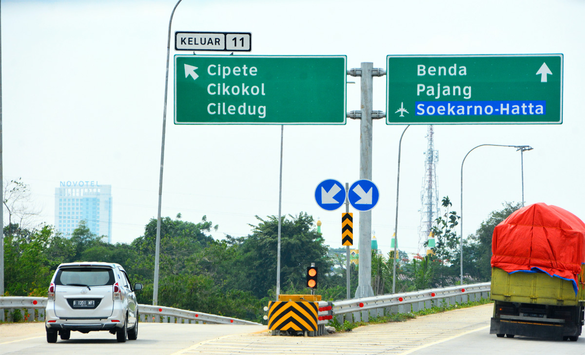 Ilustrasi: Crash cushion, benda berwarna kuning yang biasa ada di persimpangan atau pemisah lajur jalan Tol. (BPJT). - Image