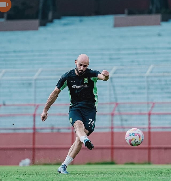 M Rashid Cf Misteri Posisi Gelandang Serang Persebaya Kala Francisco Rivera Belum ...