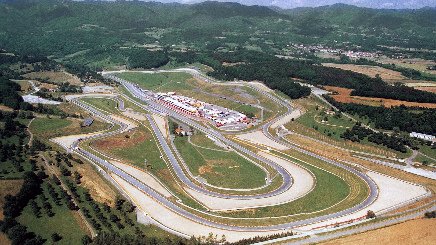 Sirkuit Mugello juga sempat jadi lintasan F1. - Image