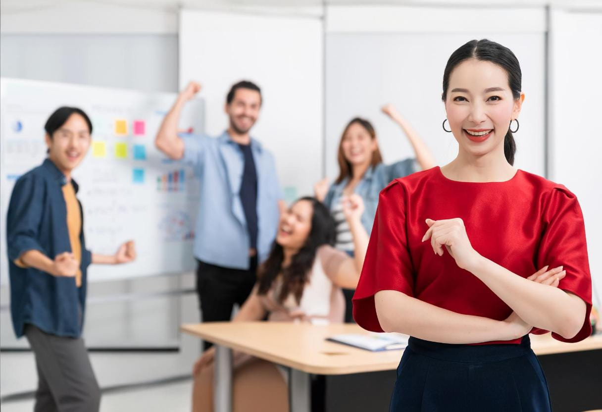 ilustrasi orang yang berprestasi di bidang karier. (freepik) - Image