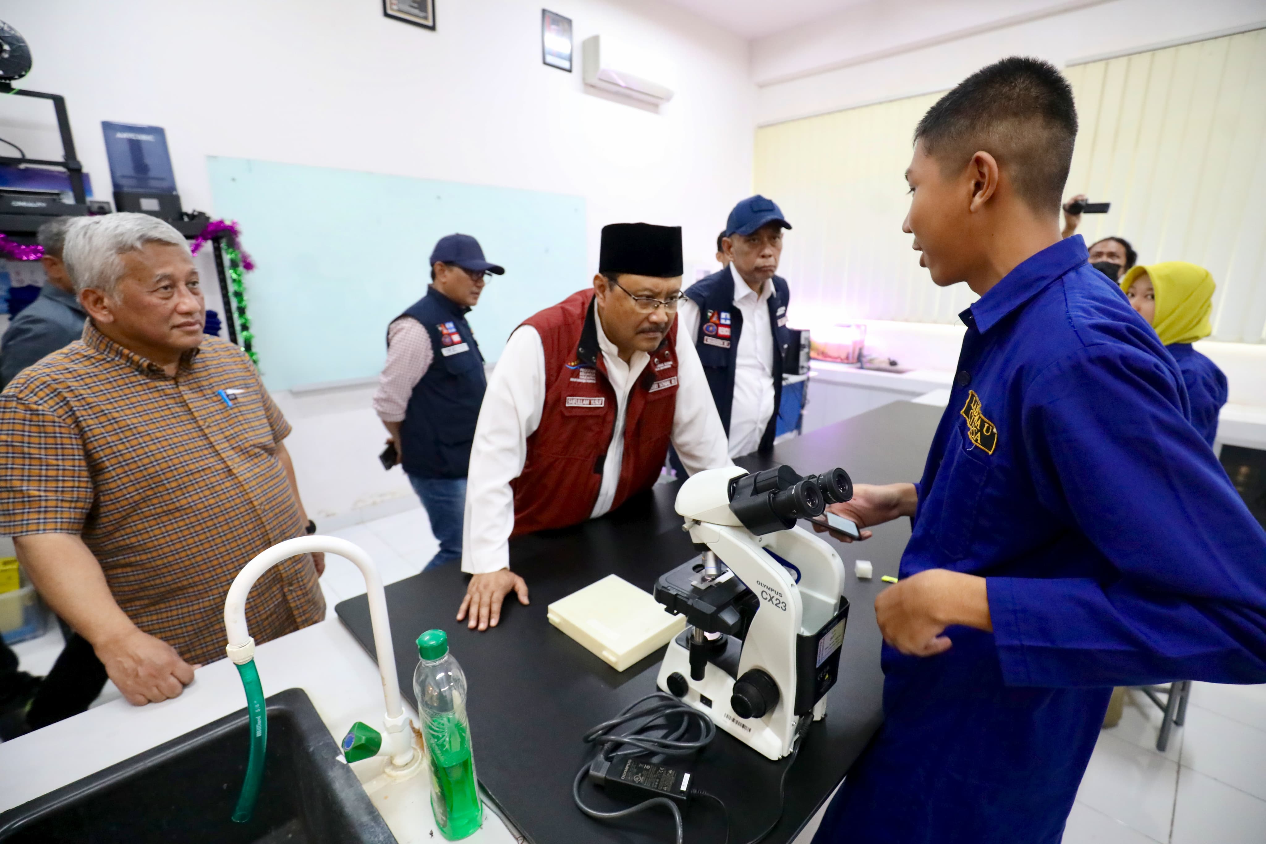 Menteri Sosial (Mensos) Saifullah Yusuf mulai belanja konsep untuk program Sekolah Rakyat (SR) - Image