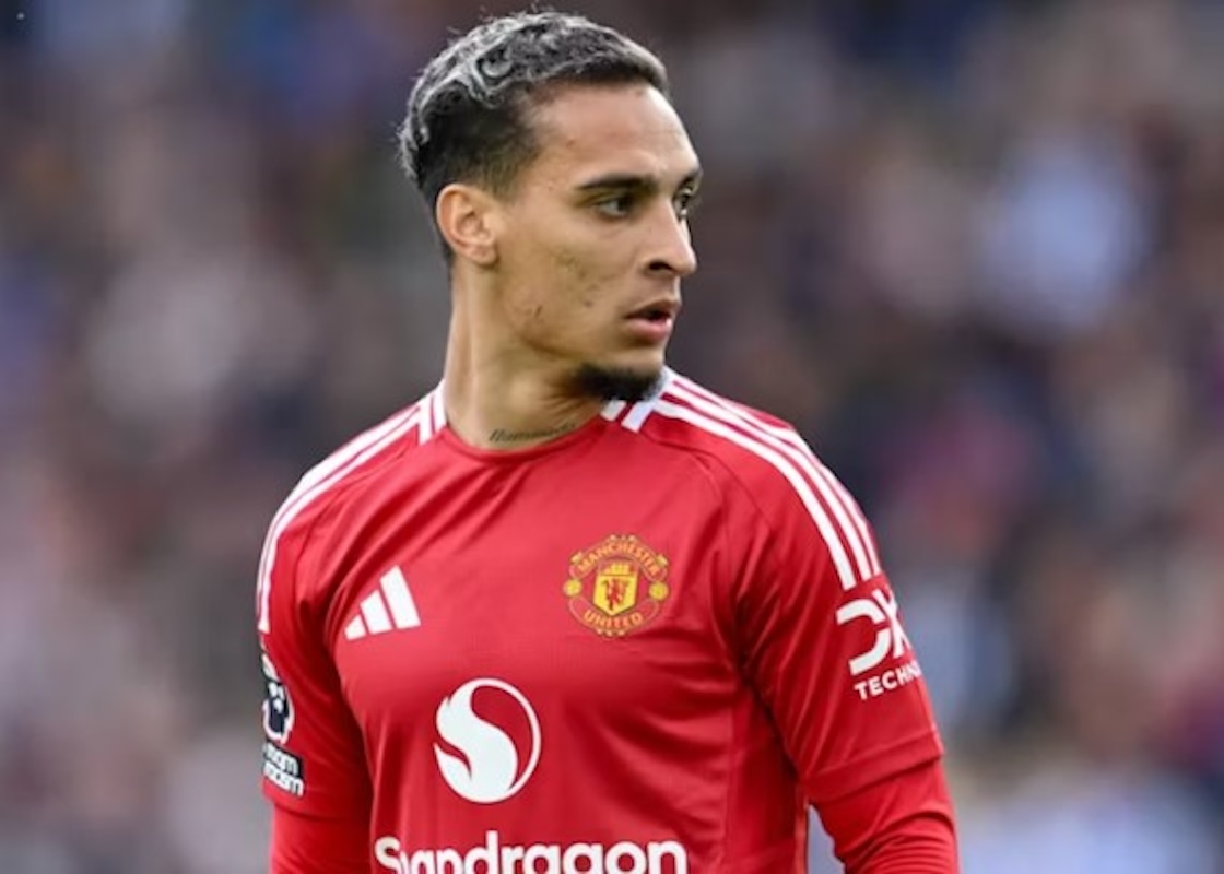 Antony mengalami kesulitan di Manchester United (@manchesterunited) - Image
