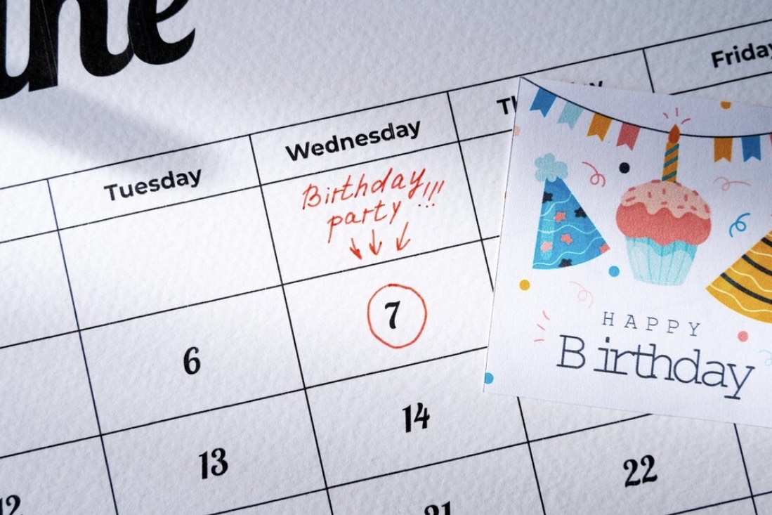 Ilustrasi Tanggal Lahir dengan Rezeki yang Selalu Bersemi Setiap Hari, Tidak Pernah Mati, dan Dijamin Membuat Hidup Kaya Raya. (freepik) - Image