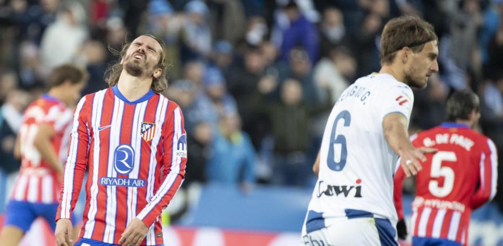 Ekspresi Antoine Griezmann ketika gagal mengeksekusi penalti. (José Antonio García Sirvent / Propias) - Image