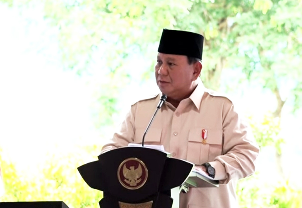 Presiden Prabowo Subianto saat meresmikan 26 proyek pembangkit listrik pada 18 provinsi di PLTA Jatigede Sumedang, Jawa Barat, Senin (20/1). (Istimewa) - Image