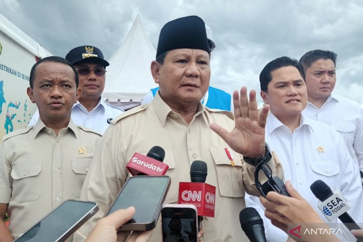 Menteri Energi dan Sumber Daya Mineral (ESDM) Bahlil Lahadalia di Sumedang, Senin (20/1). (ANTARA) - Image