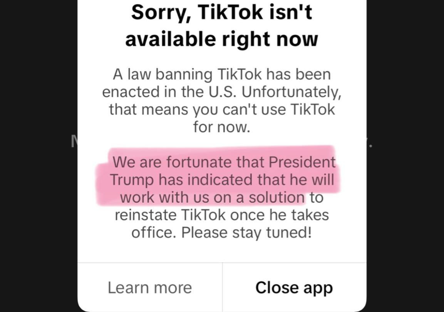 Notifikasi aplikasi pengguna TikTok yang resmi dilarang beroperasi di Amerika. (X @daysevermore) - Image