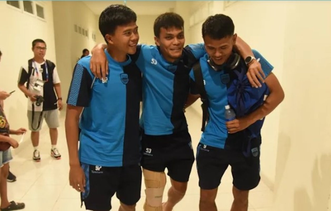 Rachmat Irianto mengalami cedera ACL (@persib) - Image