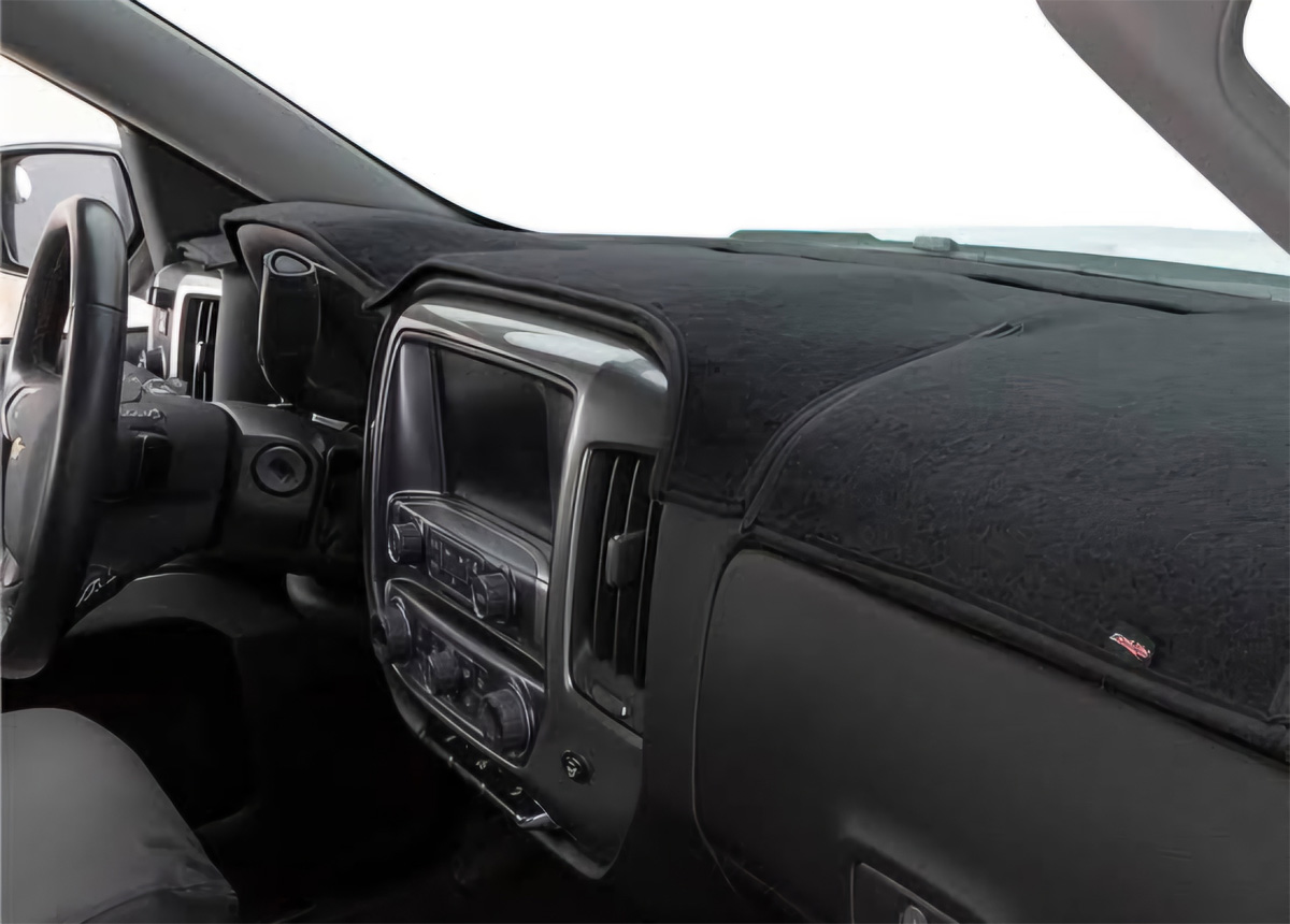 Ilustrasi: Cover dashboard, aksesori tambahan yang biasa dipasang pada mobil. (California Car Cover). - Image
