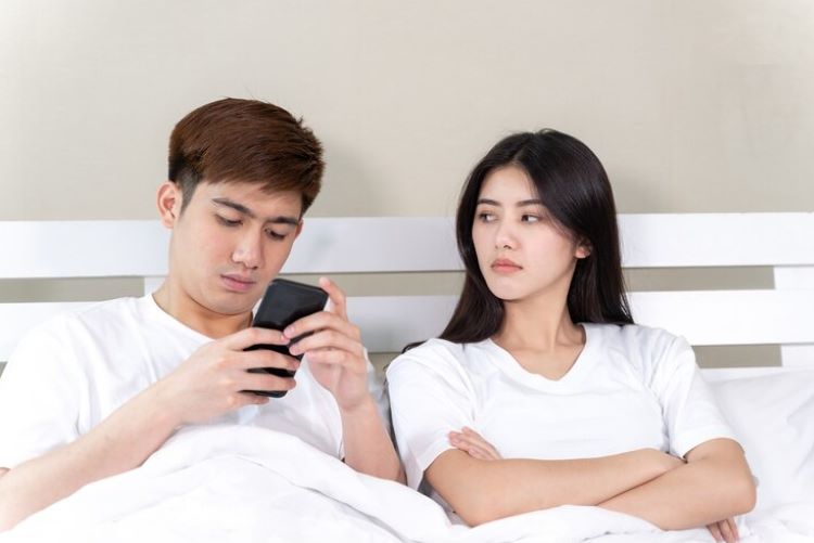 Ilustrasi- Pria yang selalu selingkuh dalam hubungan (jcomp-freepik) - Image