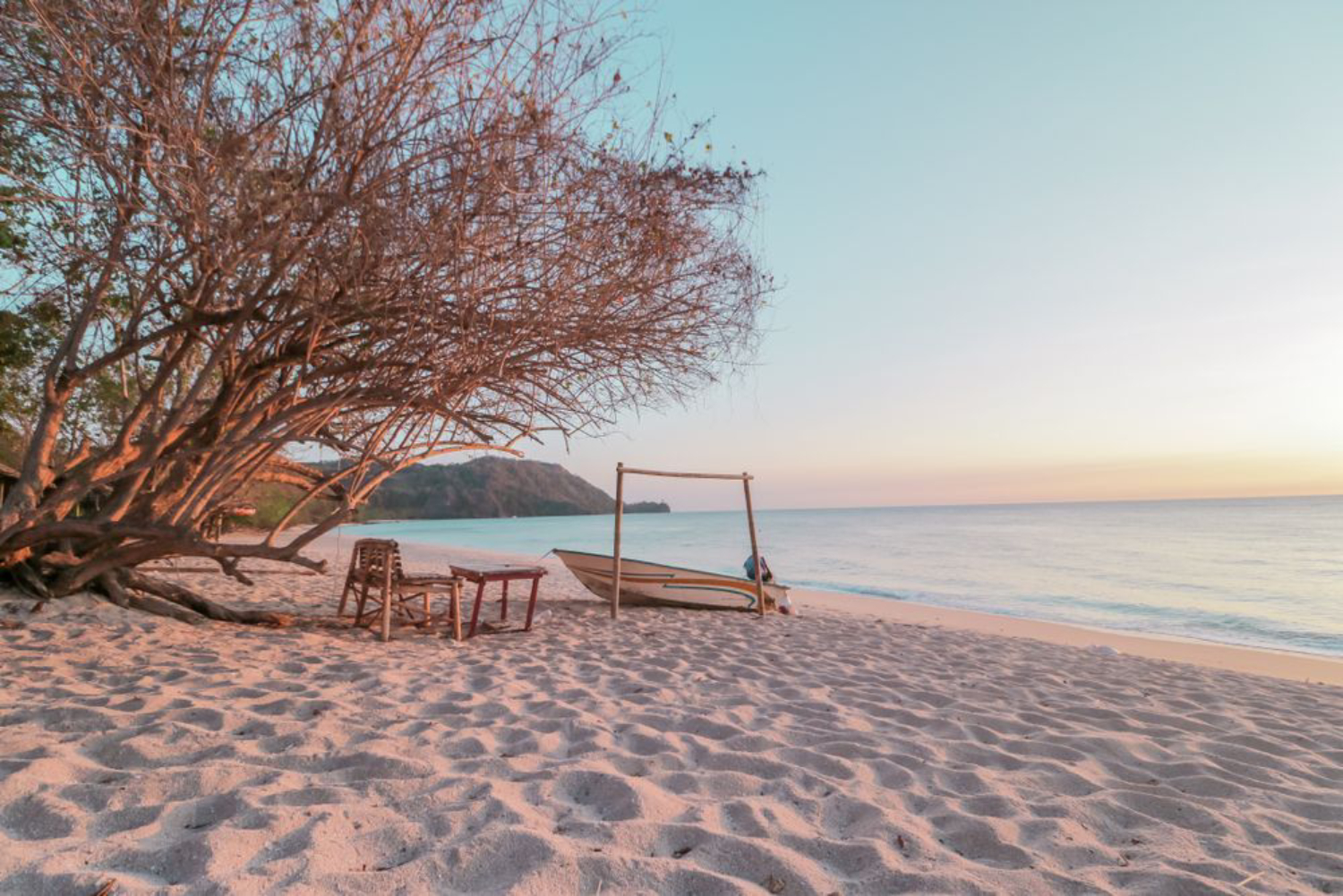 Keindahan pantai Likupang di Sulawesi Utara. (Kemenpar) - Image