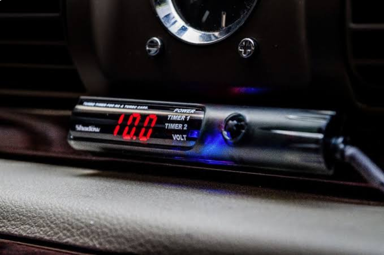 Ilustrasi turbo timer di mobil. (Shift Performance Parts) - Image
