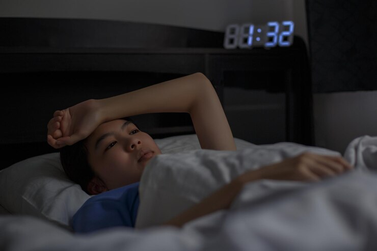 Ilustrasi seseorang yang insomnia. (Artistic/freepik) - Image