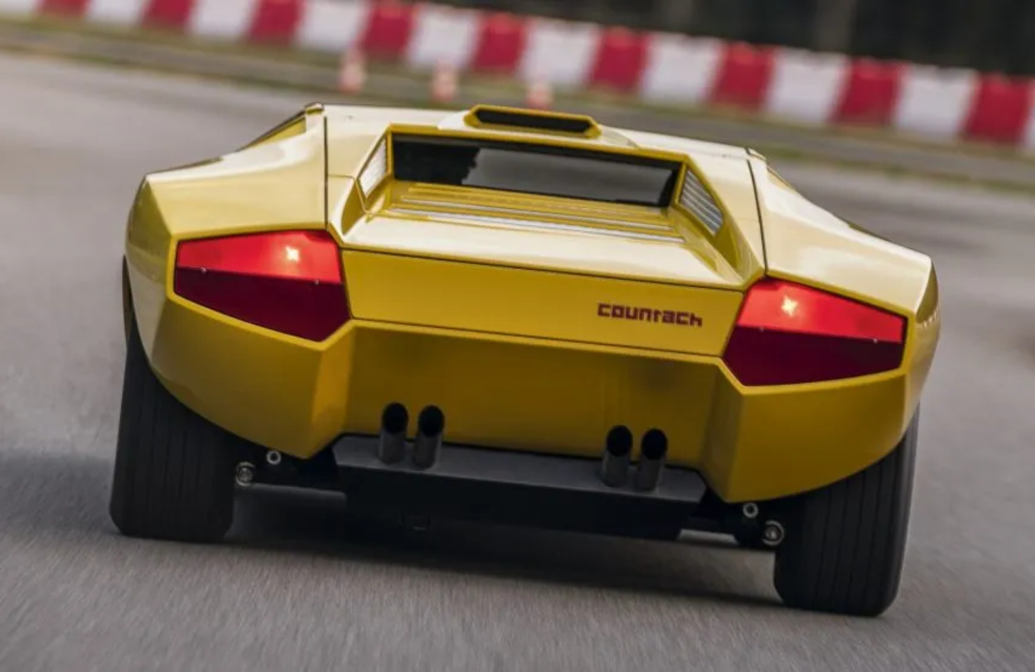 Tampilan Lamborghini Countach LP500. (carscoops.com) - Image