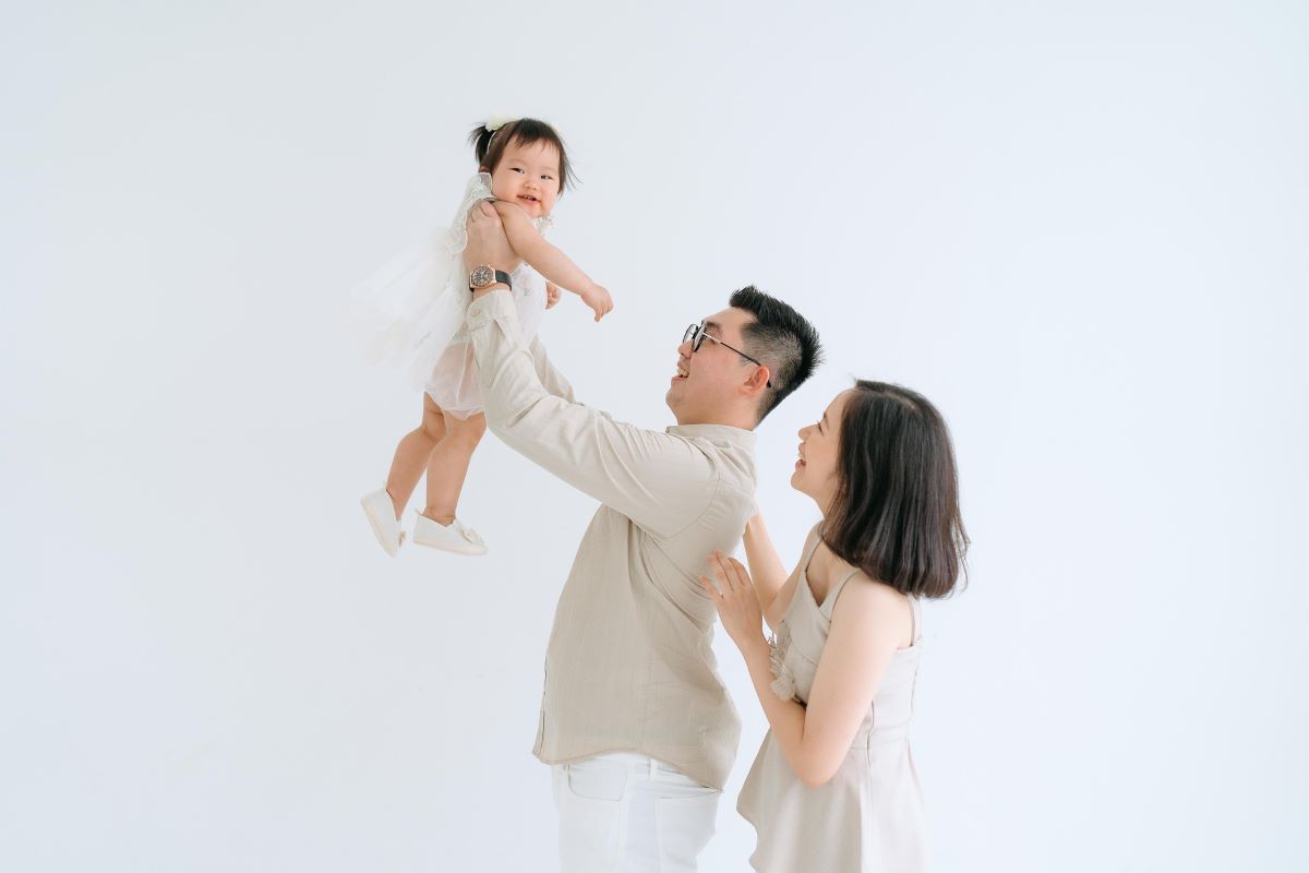 Ilustrasi orang tua yang menerapkan parenting permisif style pada anak. (Pixabay) - Image