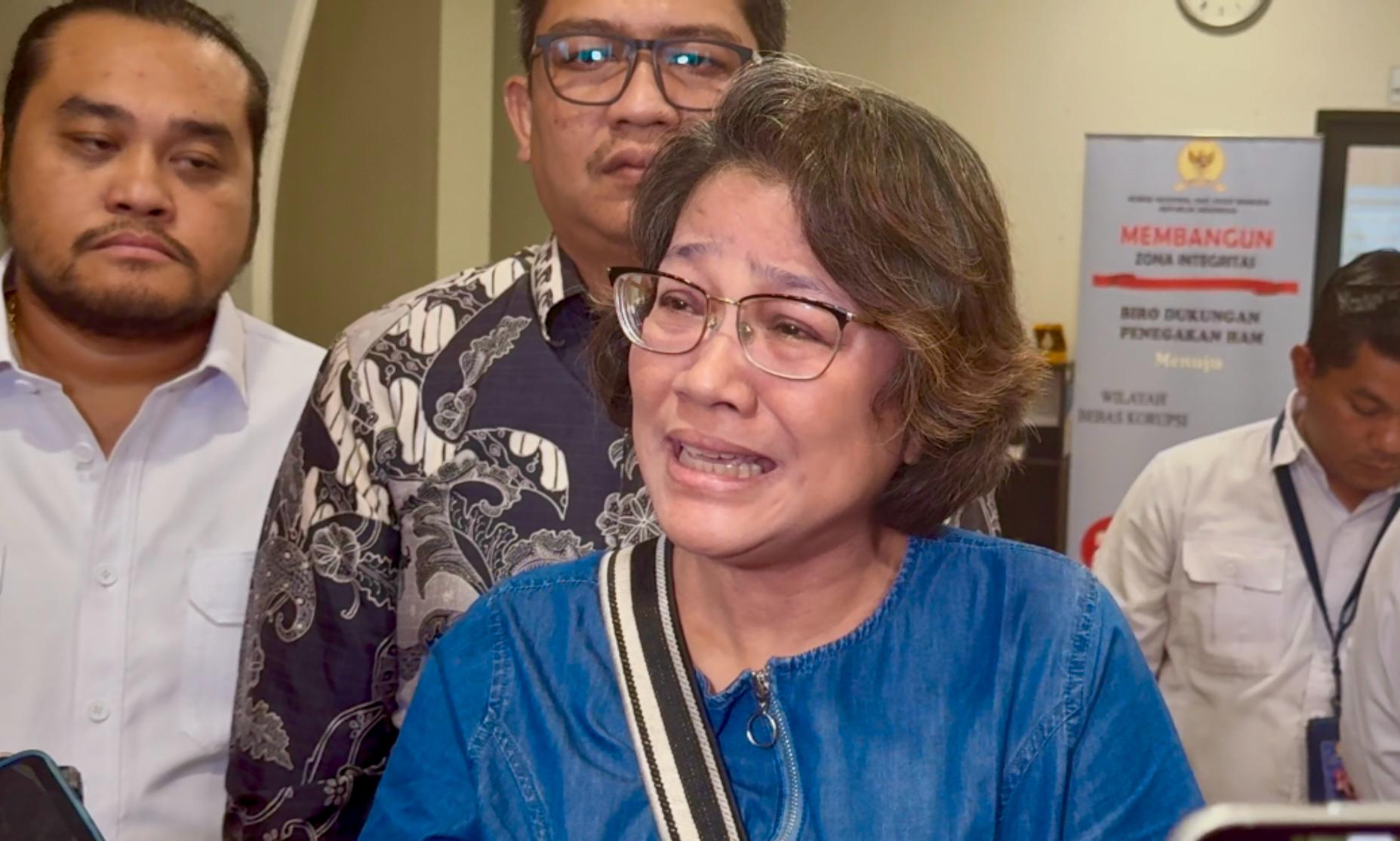 Terpidana kasus suap pergantian antarwaktu (PAW) Anggota DPR RI 2019-2024, Harun Masiku, Agustiani Tio Fridelina (ATF) di Komnas HAM, Jakarta Pusat, Senin (3/2). (Muhammad Ridwan/JawaPos.com). - Image