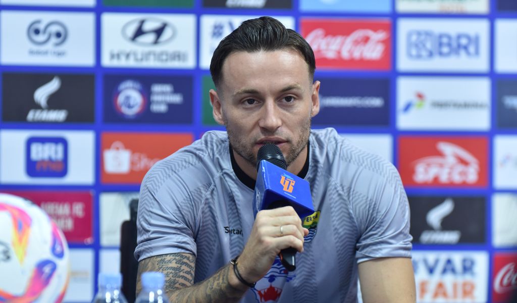 Marc Klok memberikan kabar tentang kondisi terkininya. (Dok. Persib Bandung) - Image